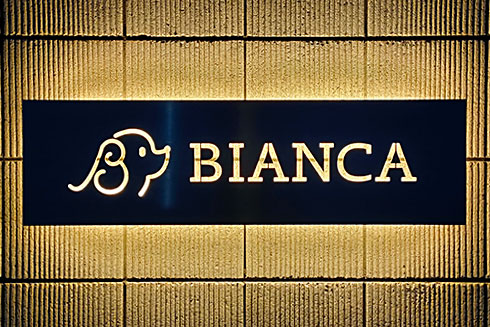 BIANCAの看板